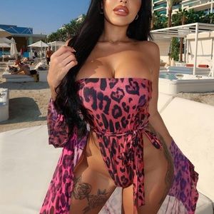 Don’t Try and Tame Me 2 Piece Swim Set- Pink/Black